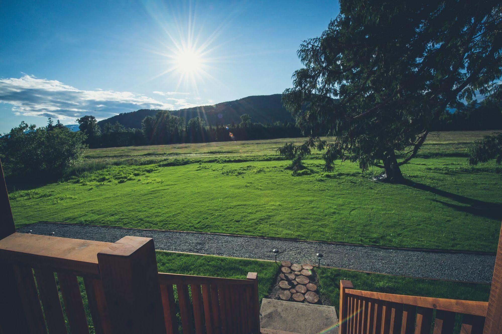 Hidden Acres Farm And Treehouse Resort Terrace Buitenkant foto